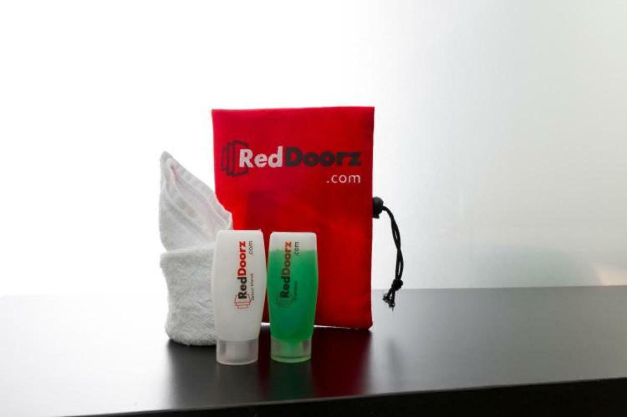 Reddoorz @ Supratman Street Hotel Bandung Exterior photo