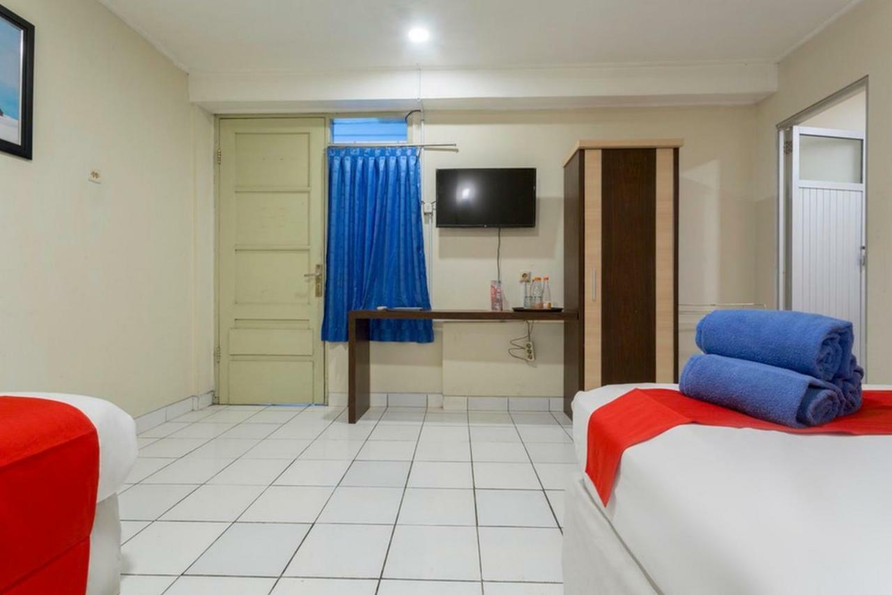 Reddoorz @ Supratman Street Hotel Bandung Exterior photo