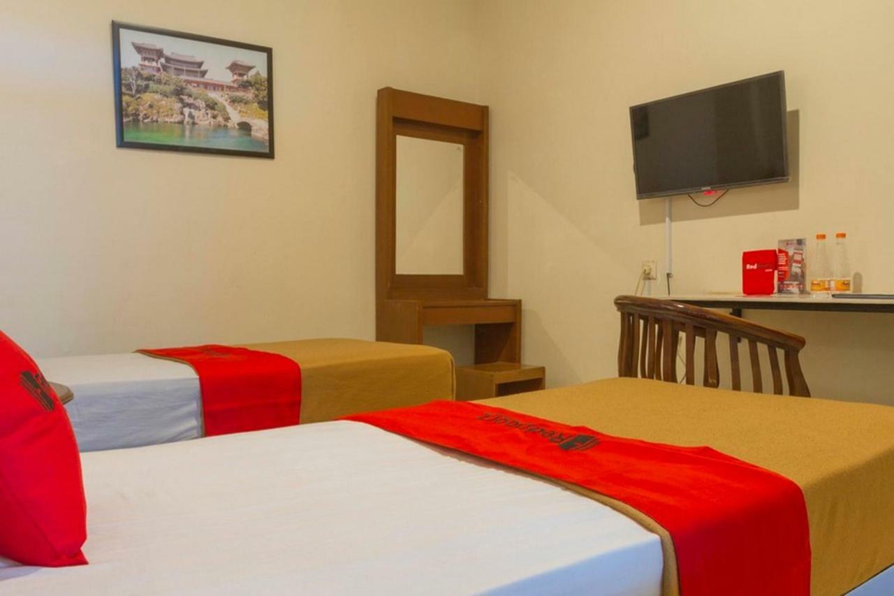 Reddoorz @ Supratman Street Hotel Bandung Exterior photo