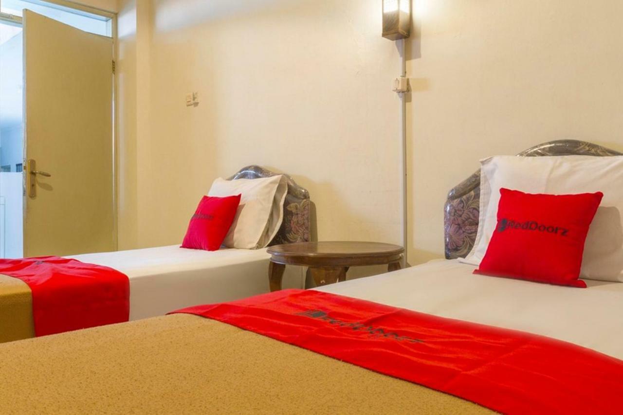 Reddoorz @ Supratman Street Hotel Bandung Exterior photo